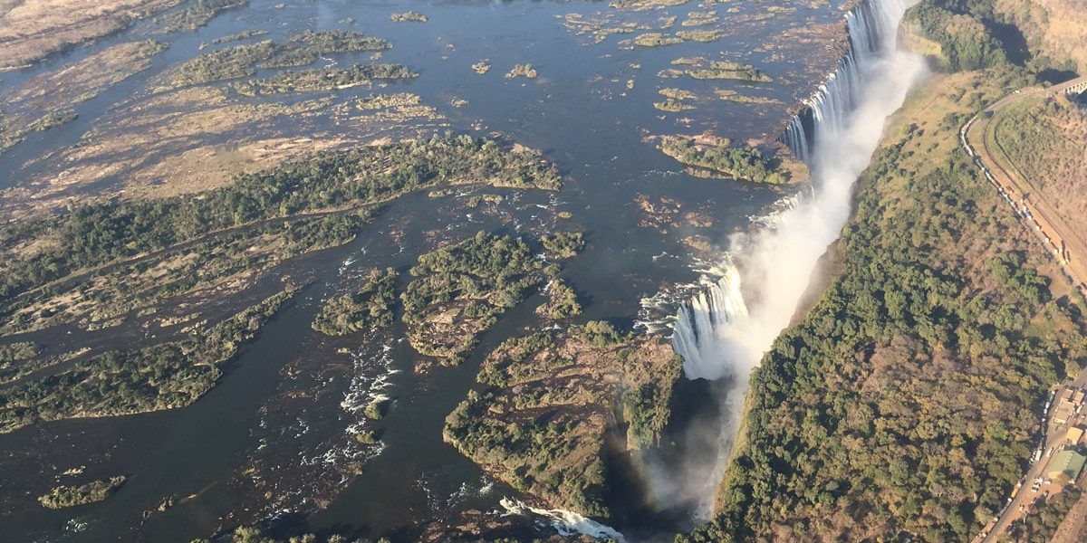 À la Découverte des Chutes Victoria : Un Trésor Naturel en Afrique Australe